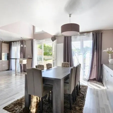 Maison 120 M² A Сasa de vacaciones Vigy